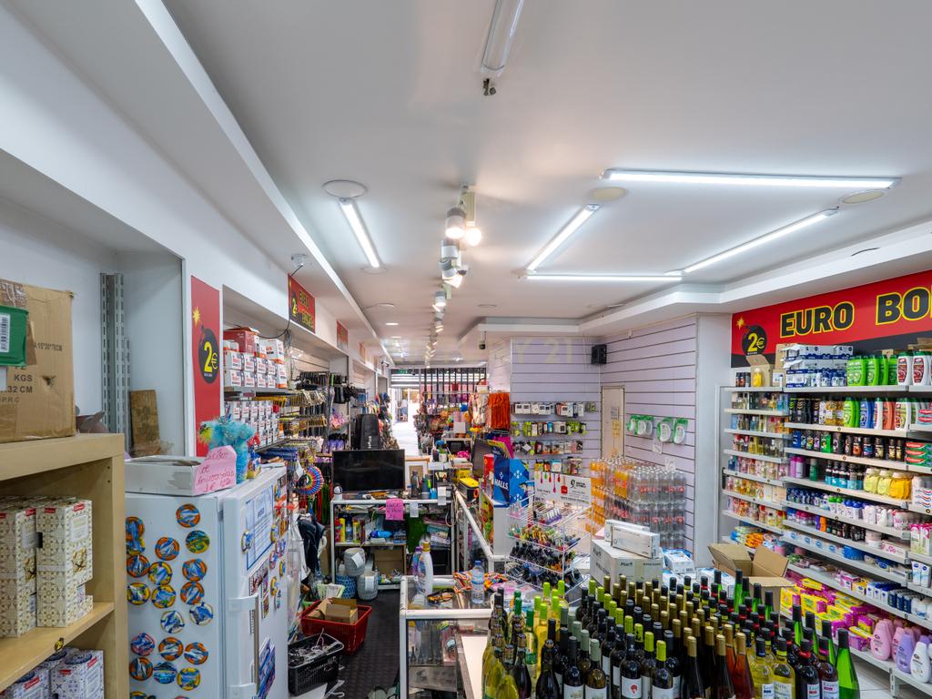Loja Espaçosa em Matosinhos - Excelente Localização e Acessos - Image 11