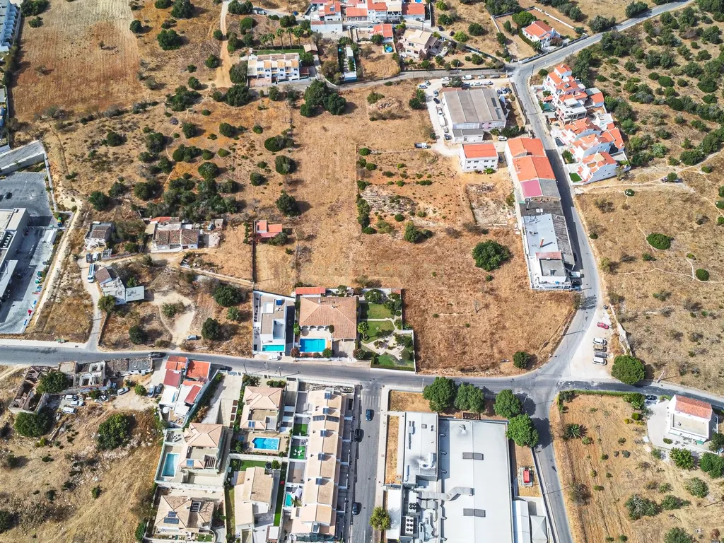 Terreno para construção de moradias - Image 2