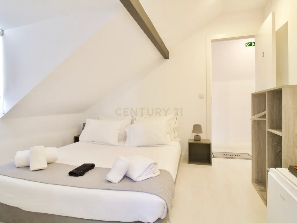 Apartamento Duplex em Alojamento Local - Almada - Image 11