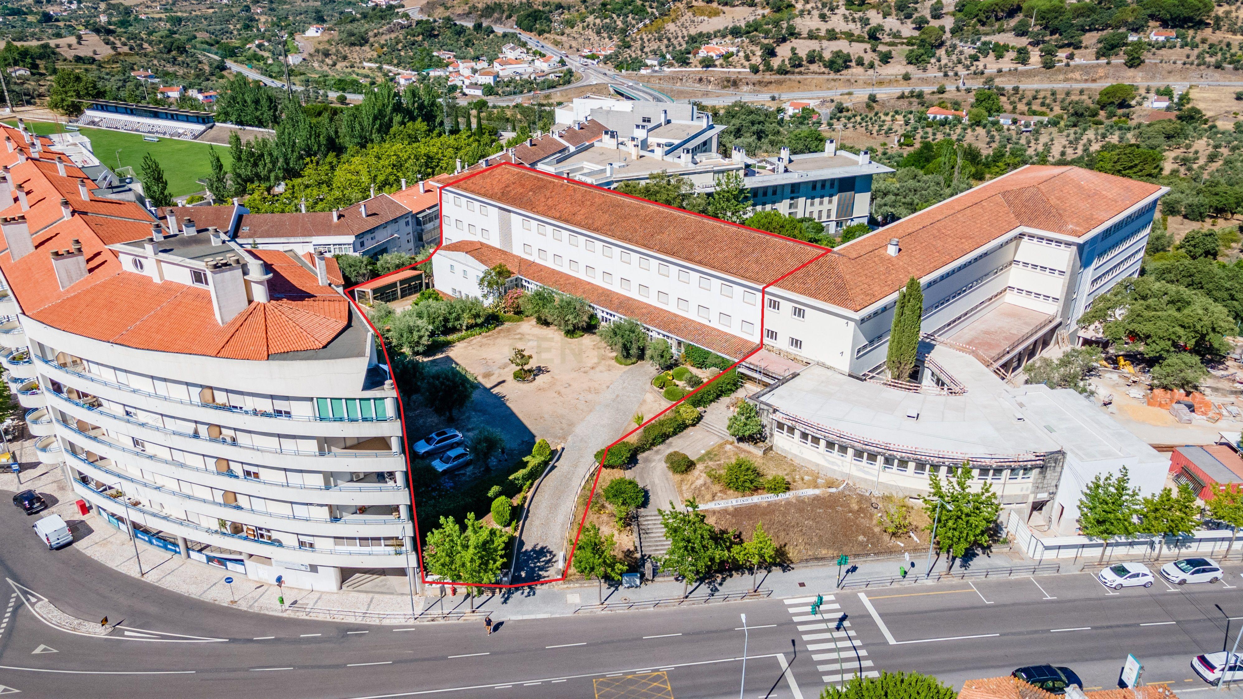 Prédio no Centro de Portalegre para investimento - Image 3