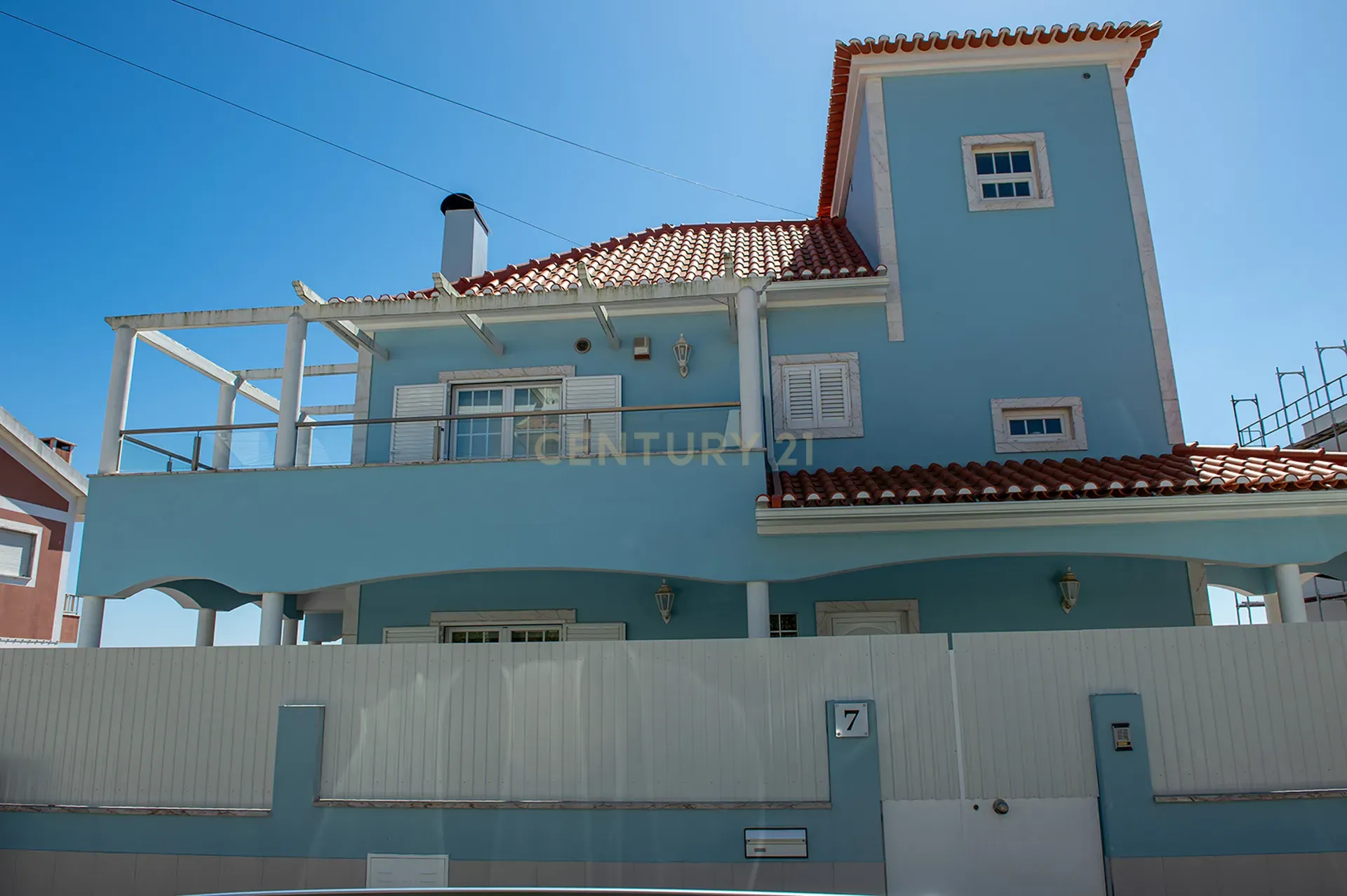Moradia T4 +1 em Caneças - Image 2