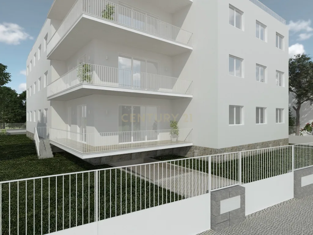 Apartamento T3 novo junto à praia de Santo Amaro de Oeiras, pronto para investimento - Image 1