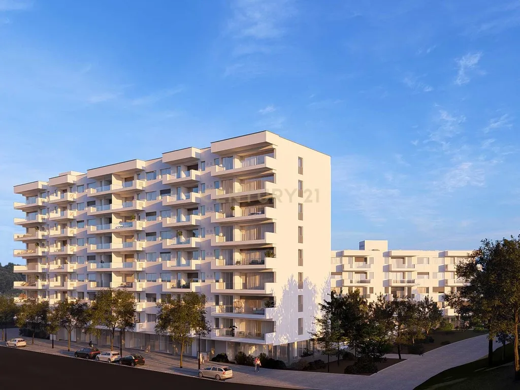Condomínio do Sobreiro | T3 com 168m2 em Matosinhos, Senhora da Hora, junto ao metro - Image 43