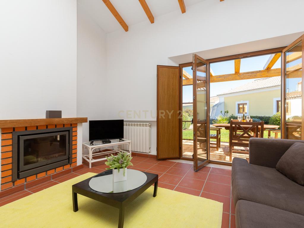 Moradia geminada T2 com terraço e jardim - Image 5