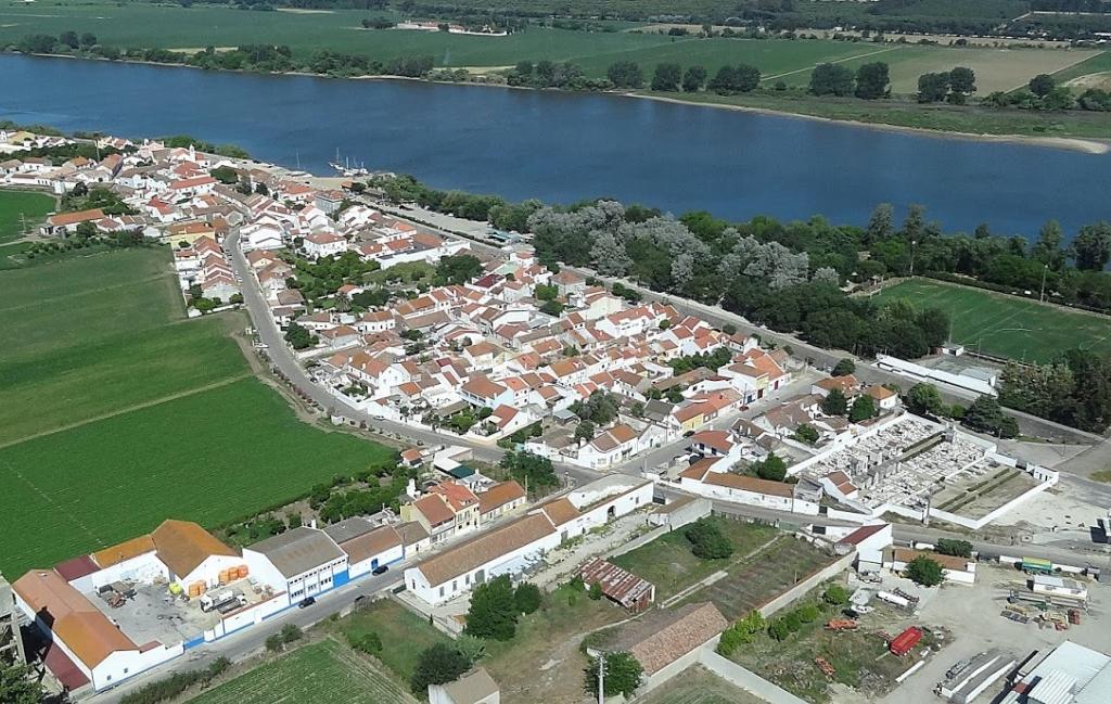 PRAIA FLUVIAL DA VALADA - MORADIA T3 - Image 34