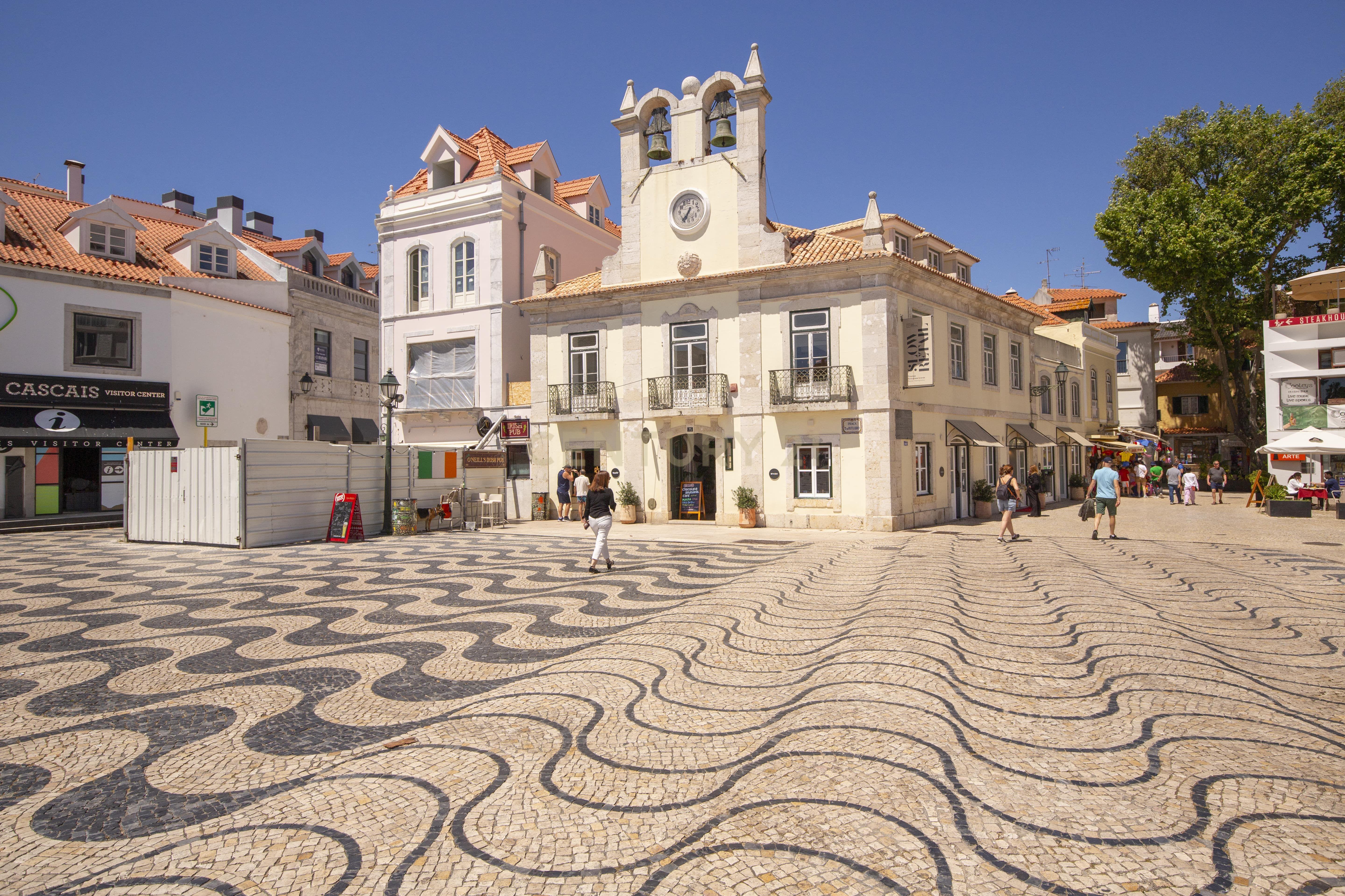 Charmoso Apartamento T1 com Deslumbrantes Vistas Água no Centro de Cascais" - Image 1