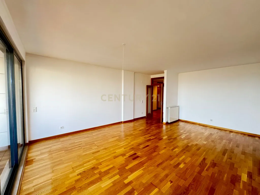 Arrendamento T2 nas Portas do Tejo – Parque das Nações - Image 7