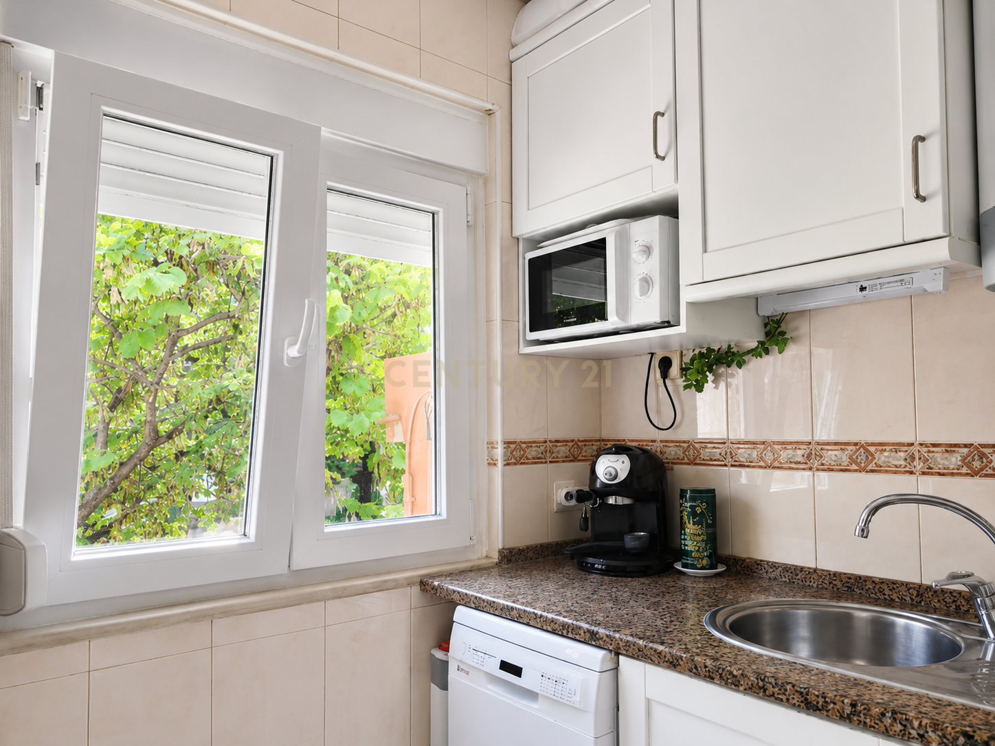 Fotografia 5 de Apartamento T3+1 Renovado com 2 Casas de Banho | Olivais, Lisboa