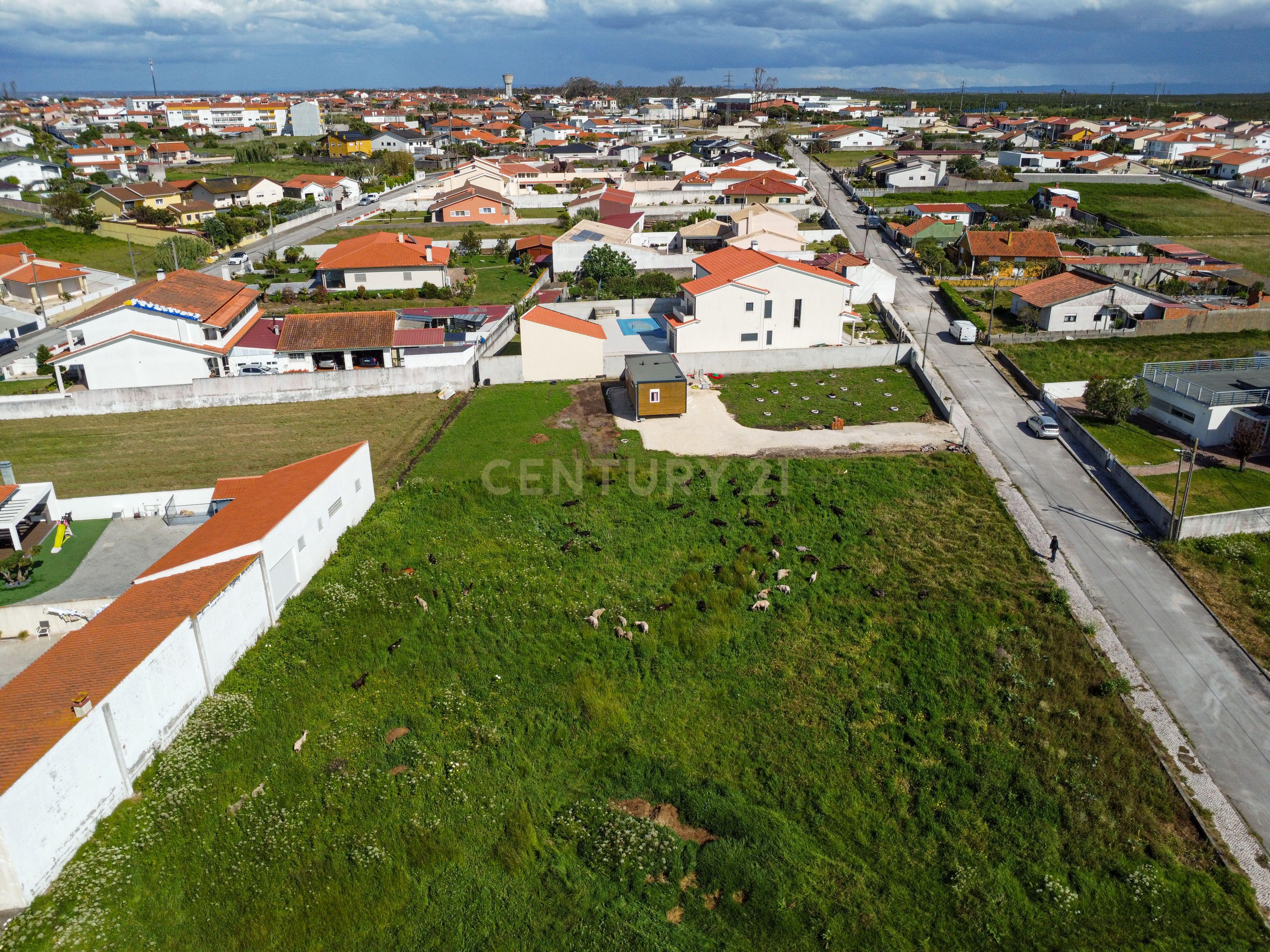 Fotografia 7 de TERRENO URBANO PARA CONSTRUÇÃO EM VIEIRA DE LEIRIA COM  1.039 m²
