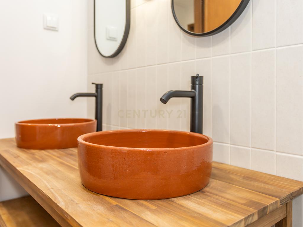 T3 transformado em T2 Remodelado com Elegância no Coração de Montalvão, Setúbal - Image 25