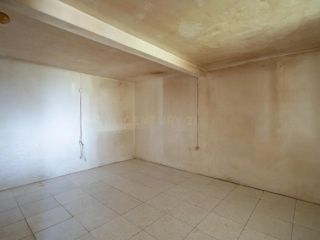 Excelente oportunidade de investimento no centro de São Martinho do Bispo, Coimbra. As referências C0289-01959 (moradia e terreno) e C0289-01957 (terreno) são vendidas em conjunto. - Image 37