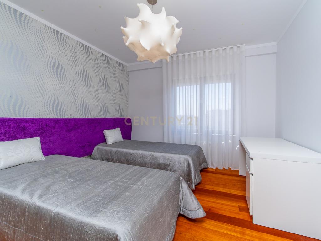 Apartamento T2 de Luxo Mobilado para arrendamento no Condomínio Pateo Central - Image 38
