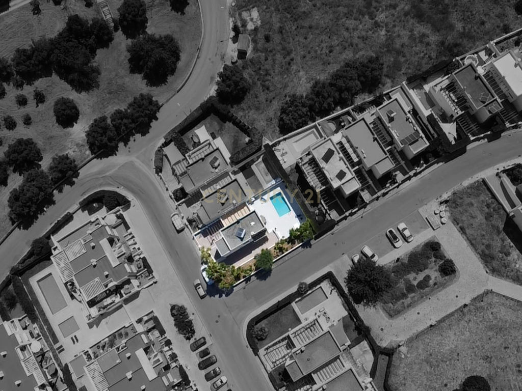 Moradia com 3 Quartos com Piscina - Urbanização Quinta do Rogel - Alcantarilha - Algarve - Image 43