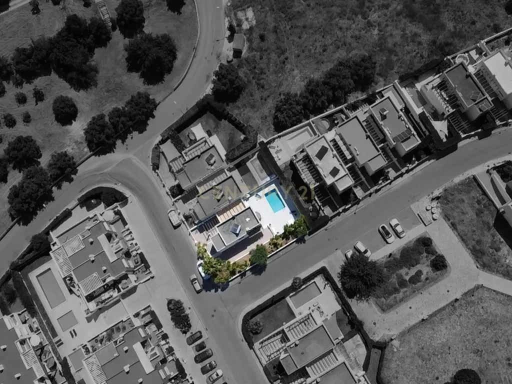 Moradia com 3 Quartos com Piscina - Urbanização Quinta do Rogel - Alcantarilha - Algarve - Image 43