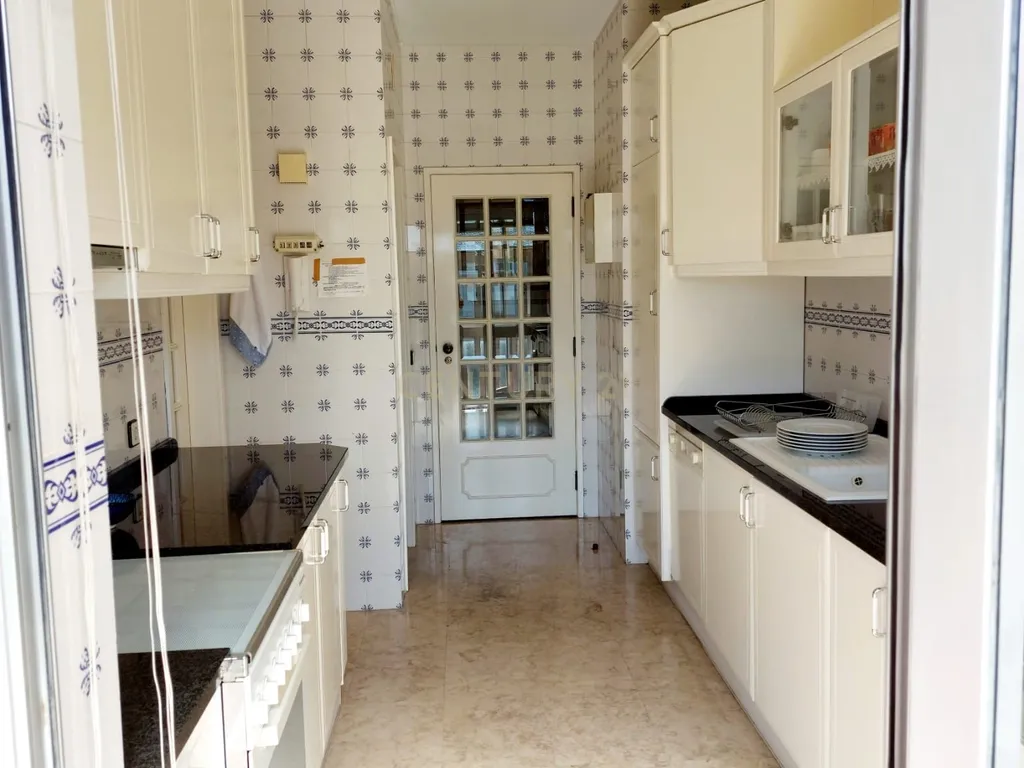 Apartamento T5 Mobilado c/ Garagem dupla fechada - Figueira da Foz - Image 20