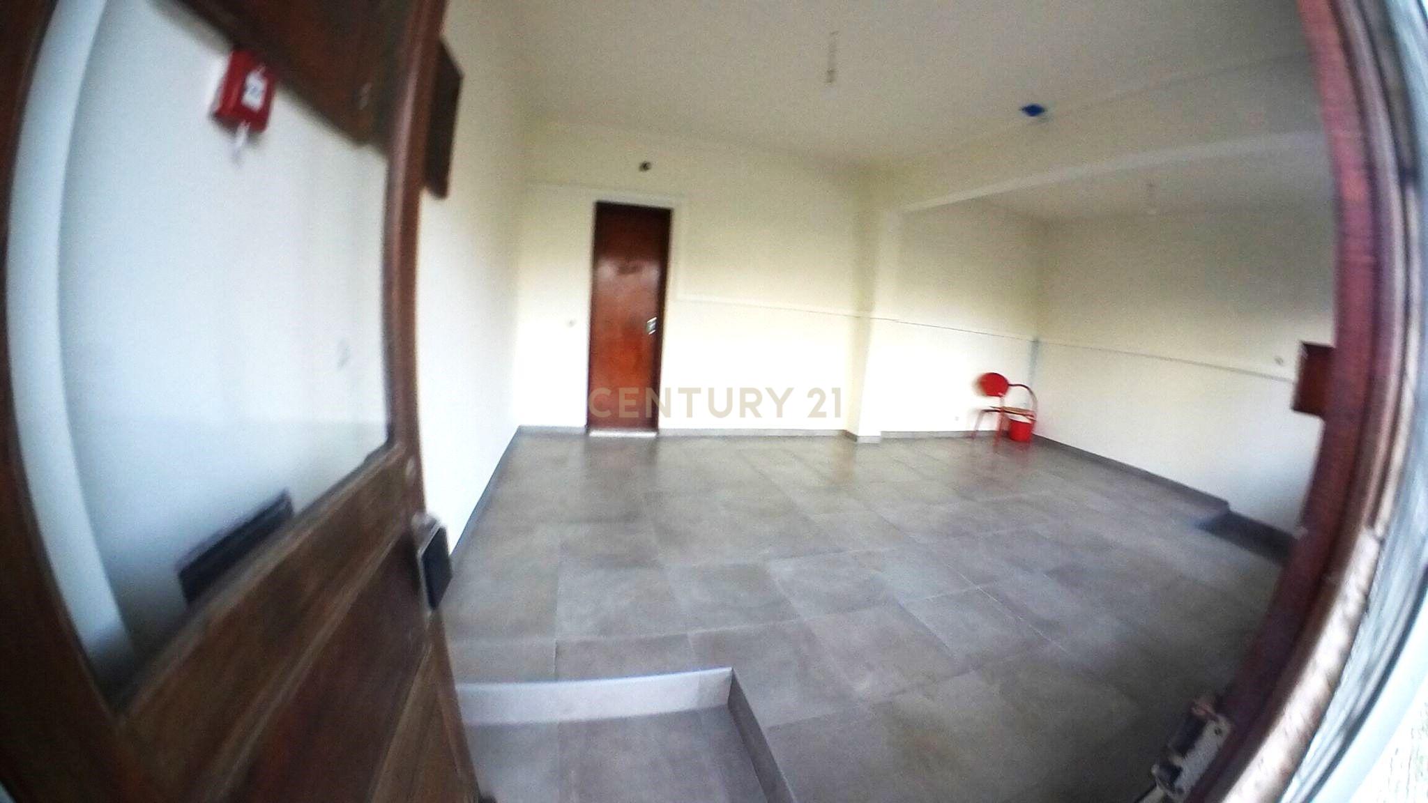 Fotografia 9 de Arrenda-se Loja Comercial com 30m² em Queijas