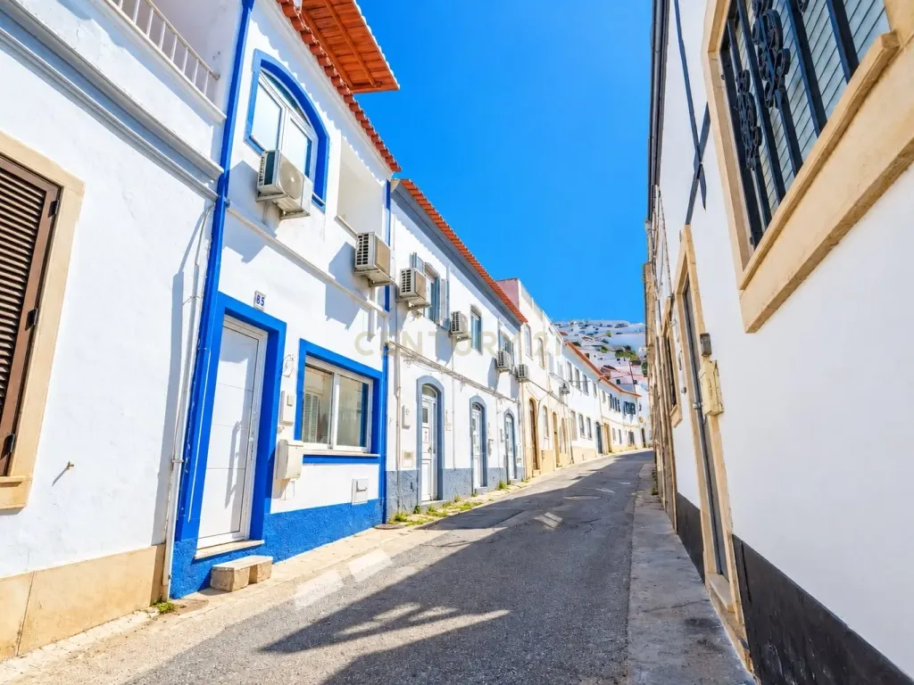 Moradia T3 renovada no centro histórico de Albufeira /200 metros da praia - Image 21