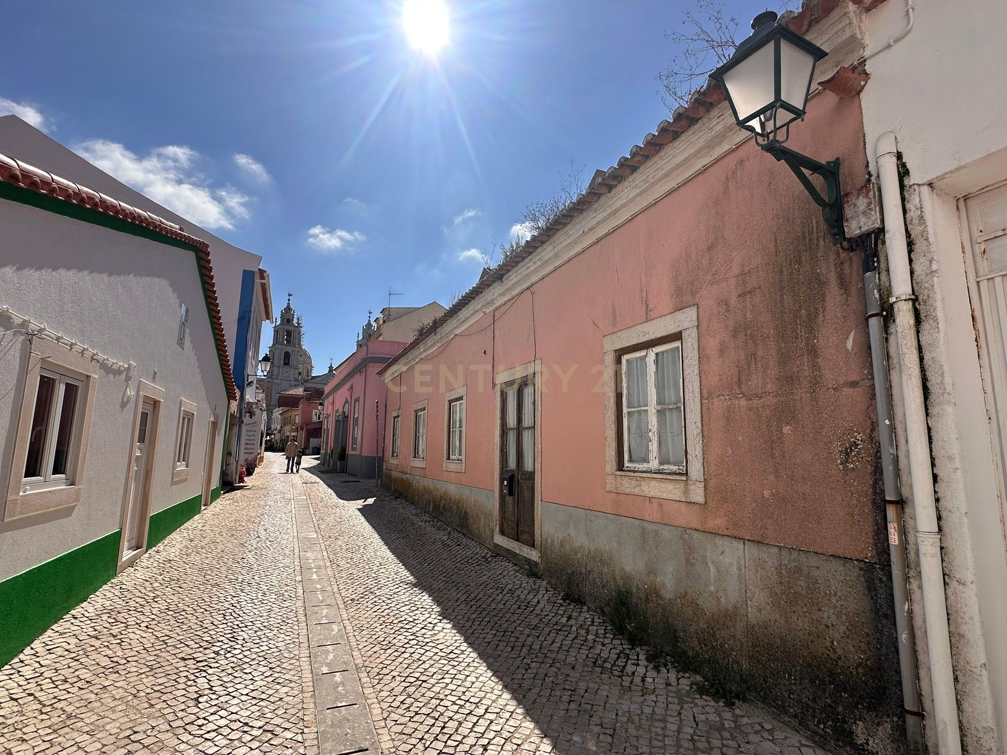 Fotografia 6 de Moradia com projeto aprovado para 3 apartamentos no Centro Histórico de Mafra
