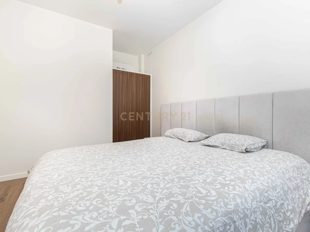Moradia Independente T4+1 com Piscina, 321 m² de Construção e Garagem para 5 Viaturas | Albarraque, Rio de Mouro - Image 40