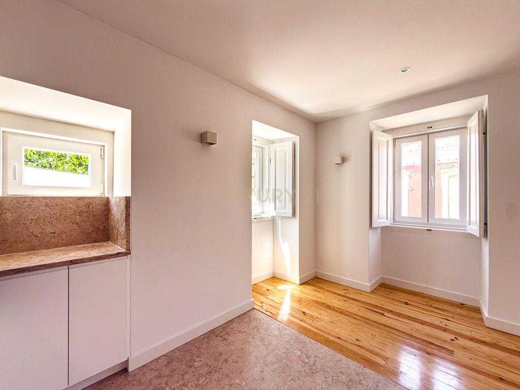 Fotografia 10 de Apartamento T3 Duplex | Edifício Totalmente Reabilitado | Centro Amadora