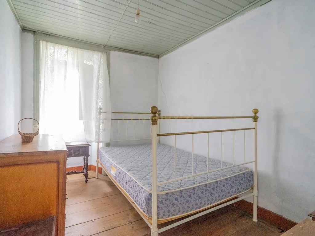 Moradia T3 para recuperar com terreno a 1,5km do centro de Vila Nova de Poiares - Image 27