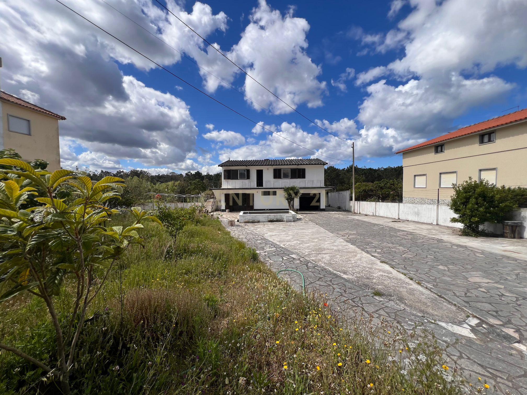 Fotografia 2 de Moradia com Grande Potencial na Foz do Arelho | Lote de ~1000m² | 350.000€
