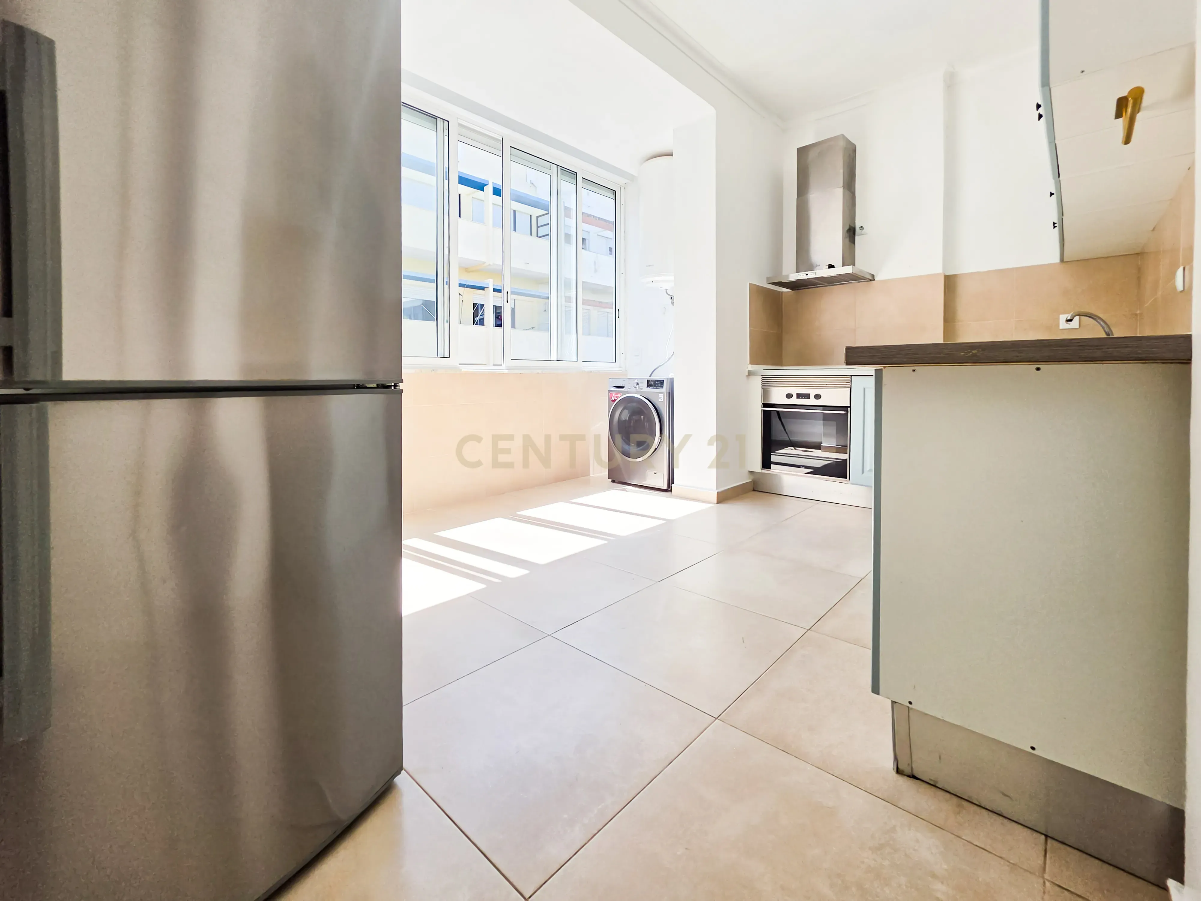 Fotografia 4 de Apartamento T2 Remodelado no Barreiro – Moderno, Versátil e Pronto a Habitar
