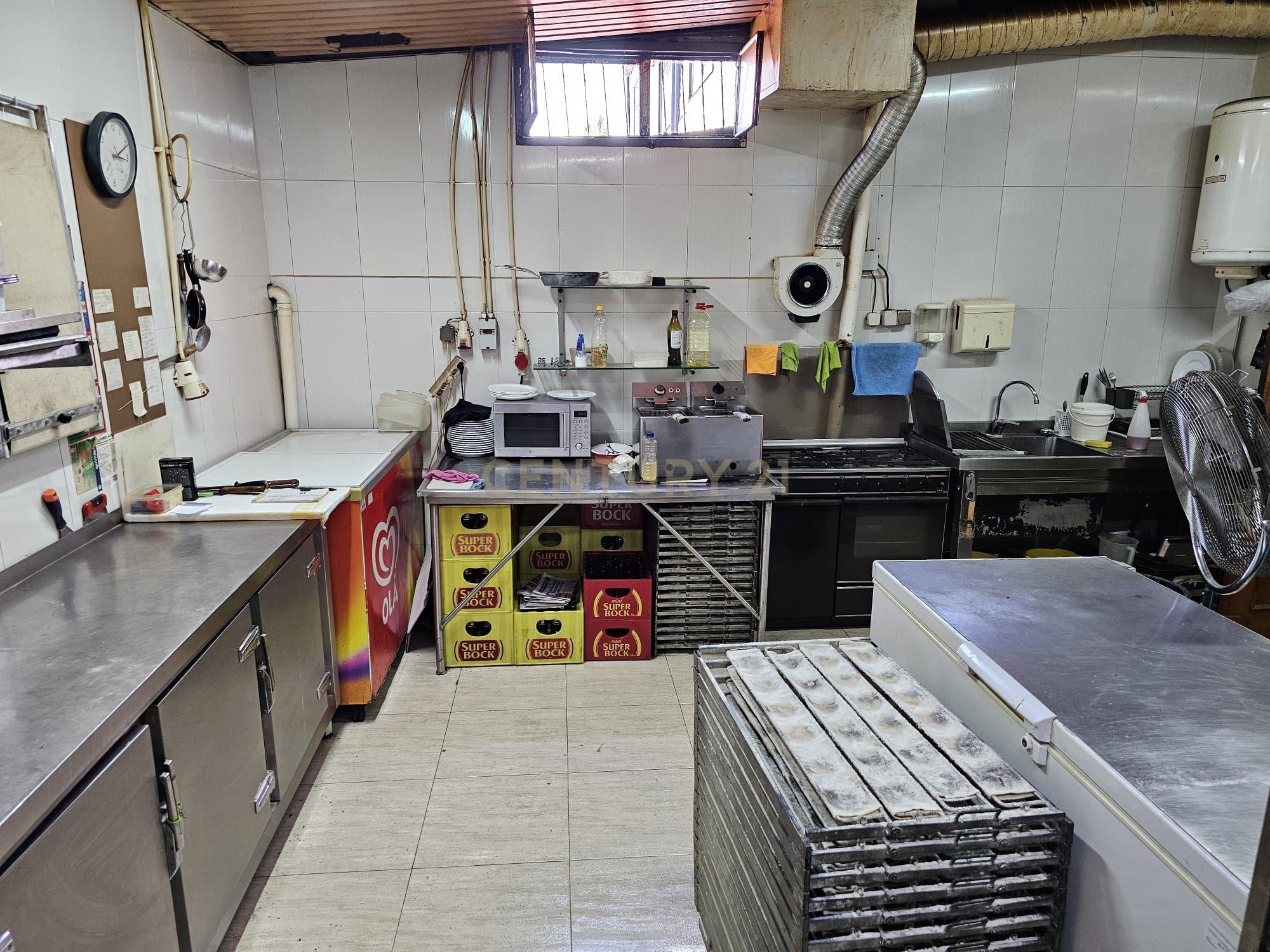 Pão Quente/cafetaria para trespasse à Salvador Caetano - N222 - Image 11