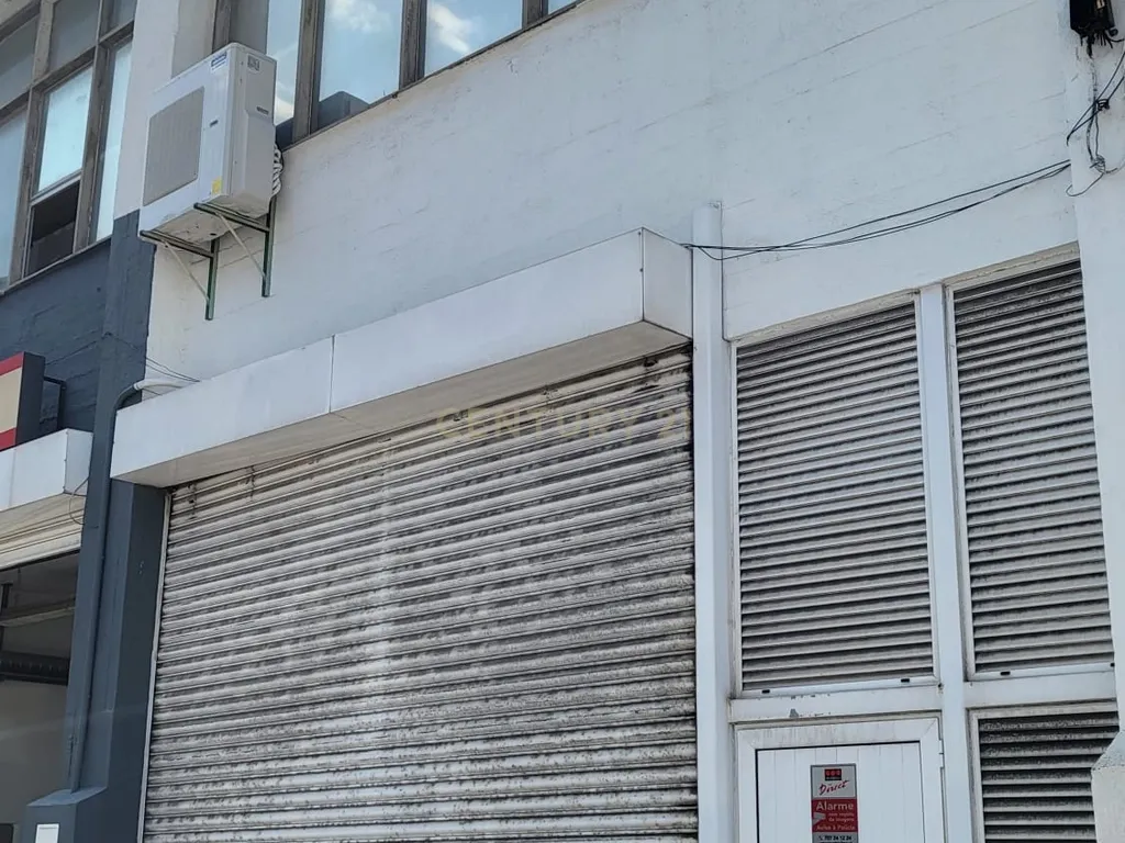 Armazém em Sacavem com 1250 m com uma Rampa para viaturas - Image 2