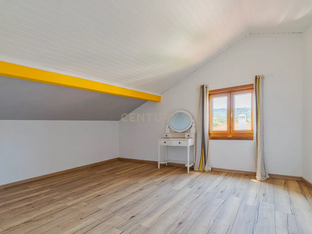 Moradia T4 Exclusiva com Piscina | Vista Serra da Arrábida | Setúbal - Image 21