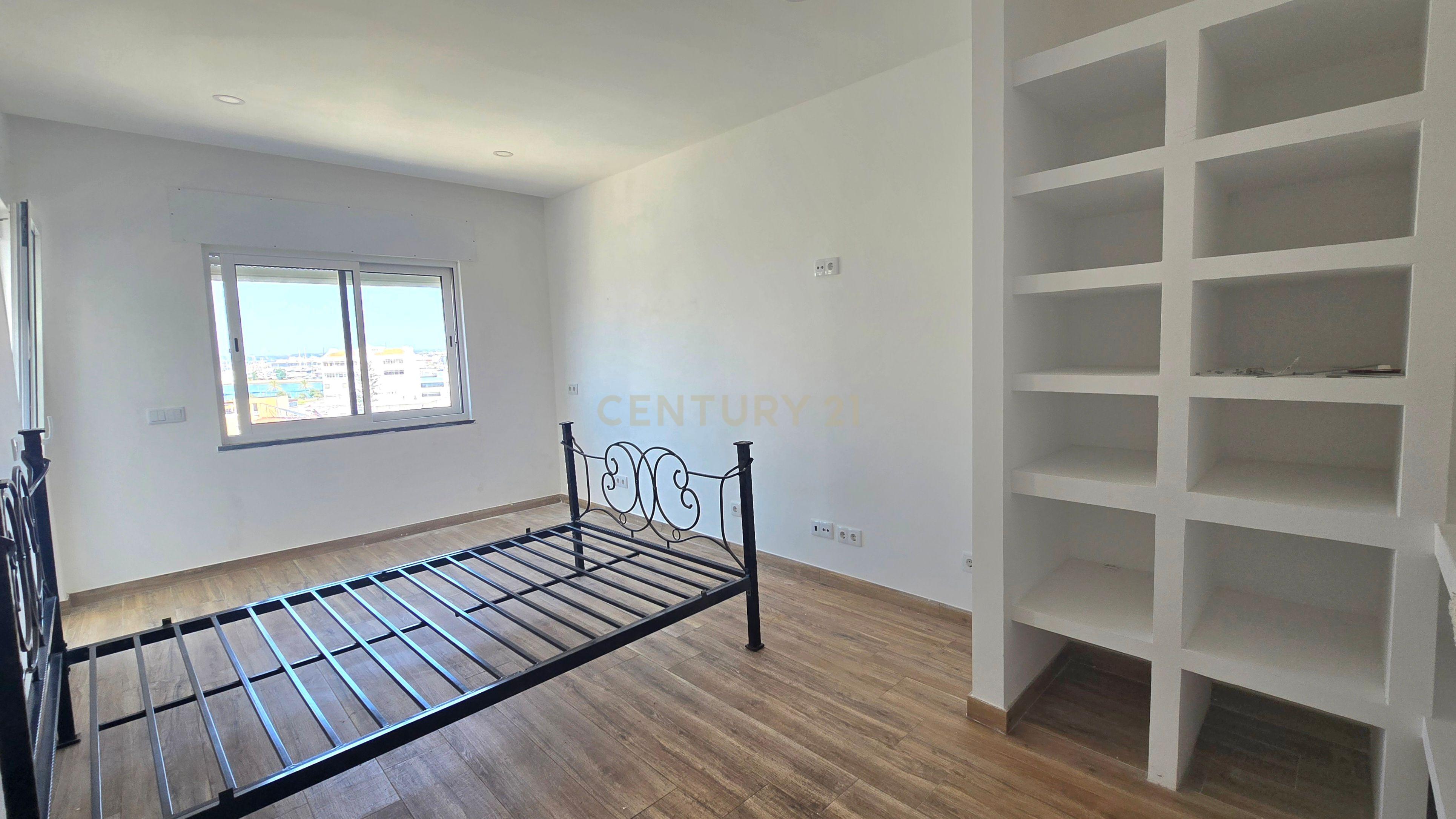 Fotografia 10 de Apartamento Moderno em Portimão com Vista para o Rio
