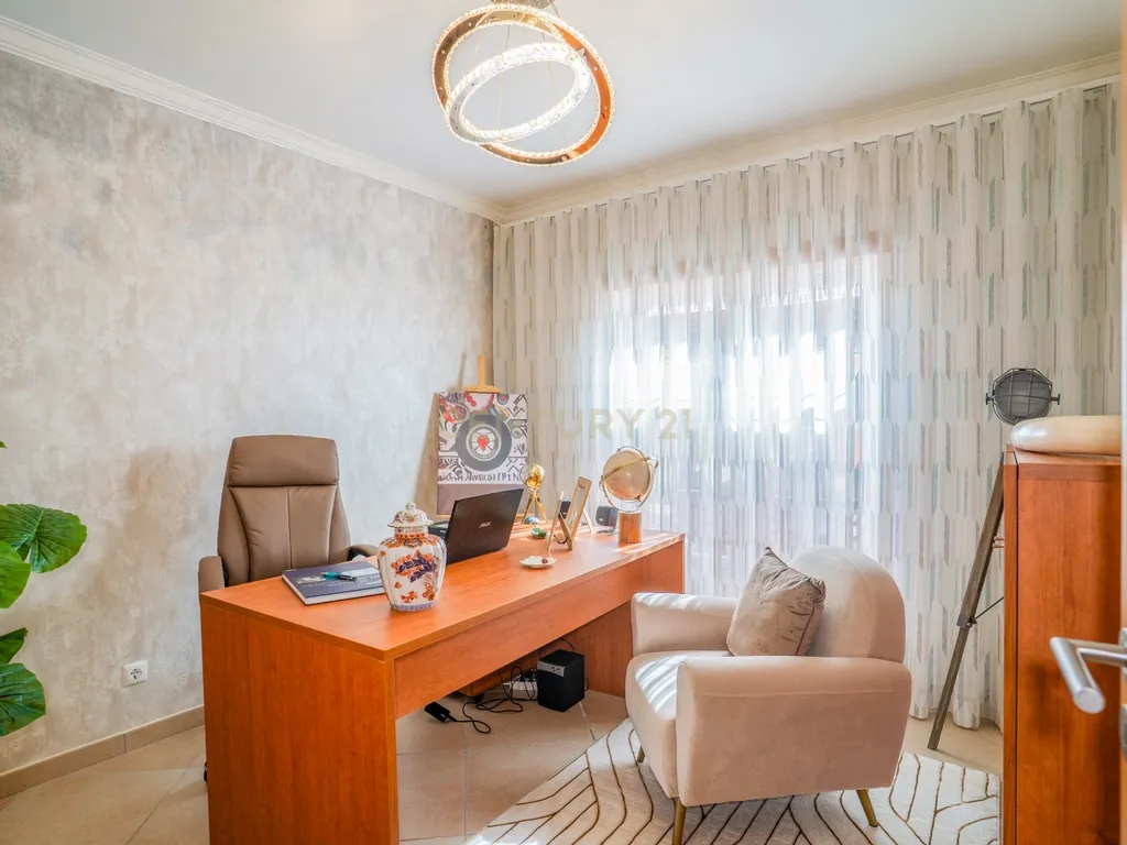 Moradia T4 Independente com Anexo | Lote 635 m² - Image 12