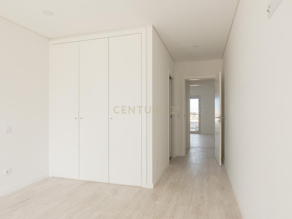 CONDOMINIO QUINTA DA LADEIRA - T2 e T3 COM TERRAÇOS, CHURRASQUEIRA E JARDIM - Image 13