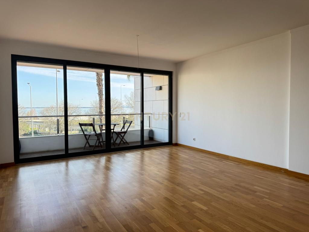 Arrendamento T2 nas Portas do Tejo – Parque das Nações - Image 6