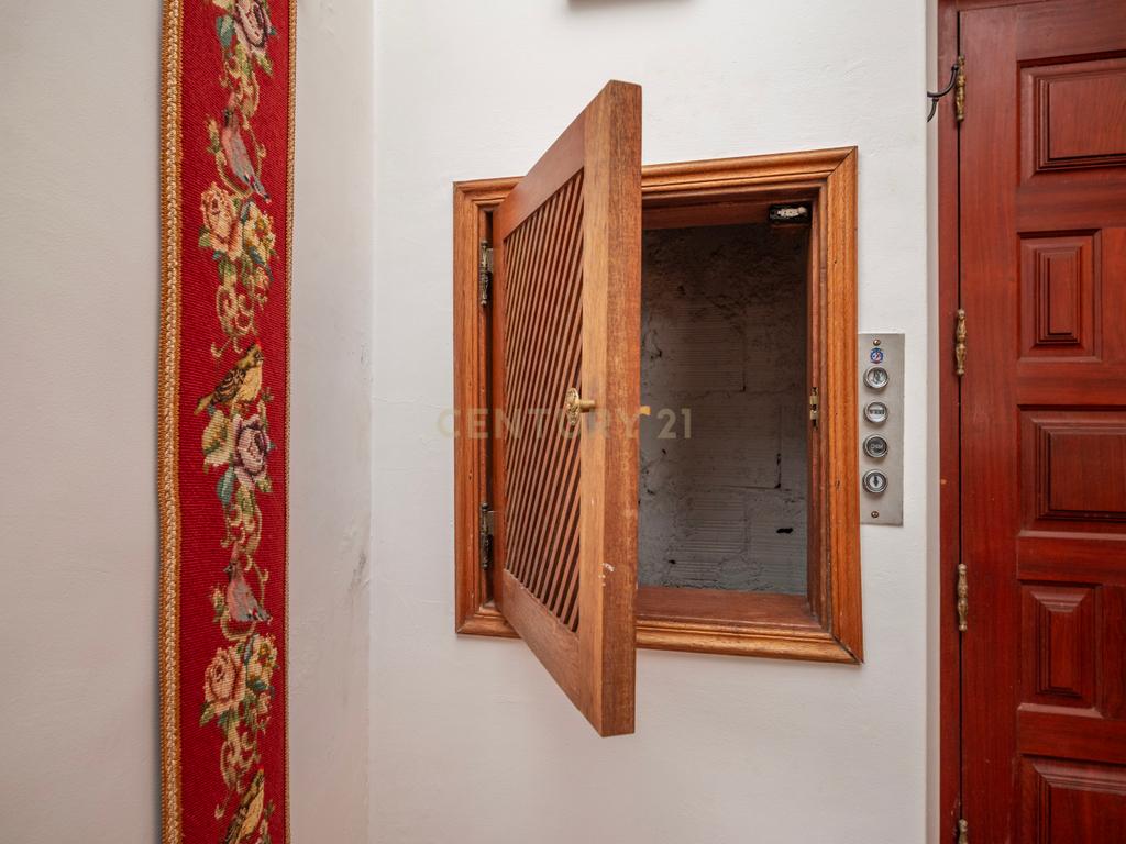 Moradia à Venda no Banzão, zona de Colares - Image 7