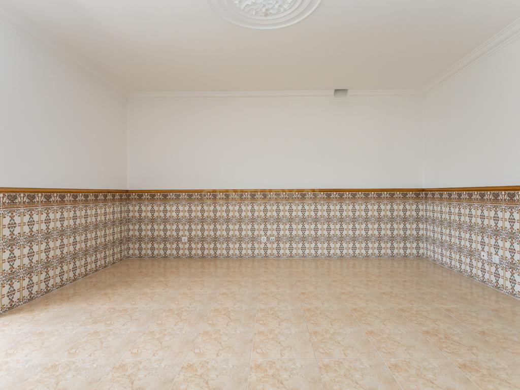 Moradia de 6 assoalhadas em lote de 500 m2 - Image 13