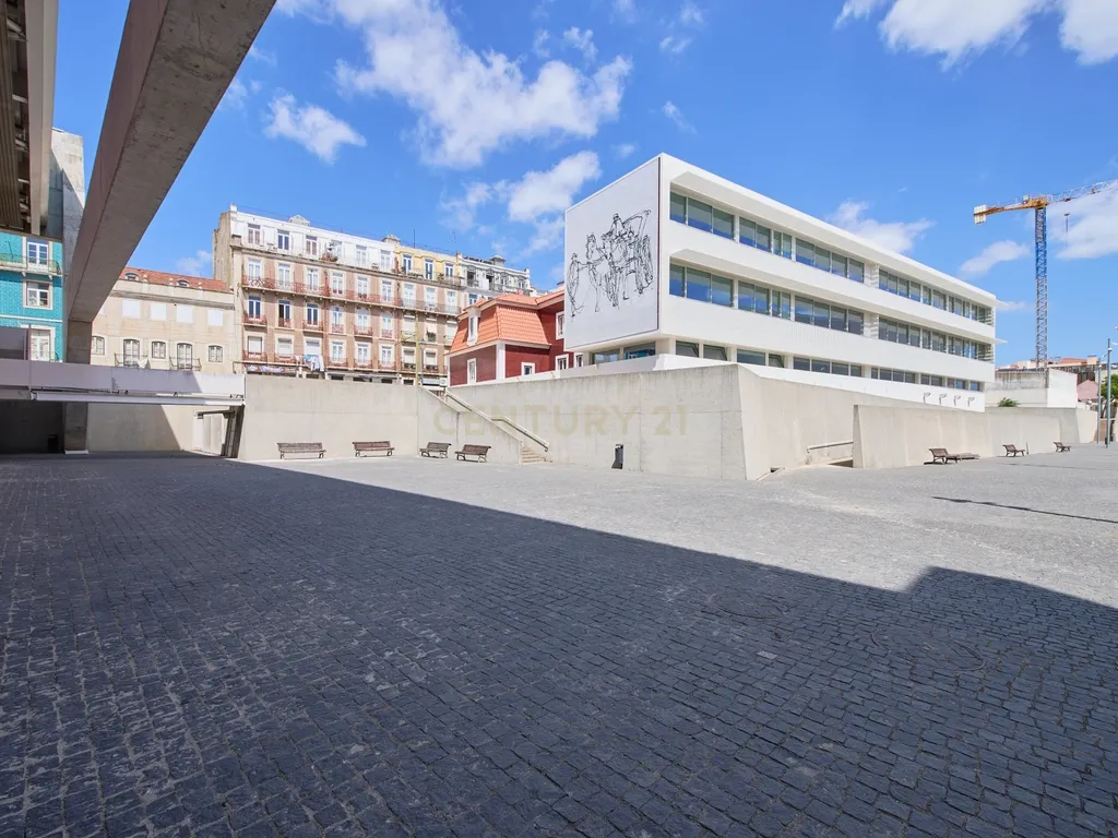 Loja com 155m2 na Villa dos Coches, Belém, Lisboa - Image 2