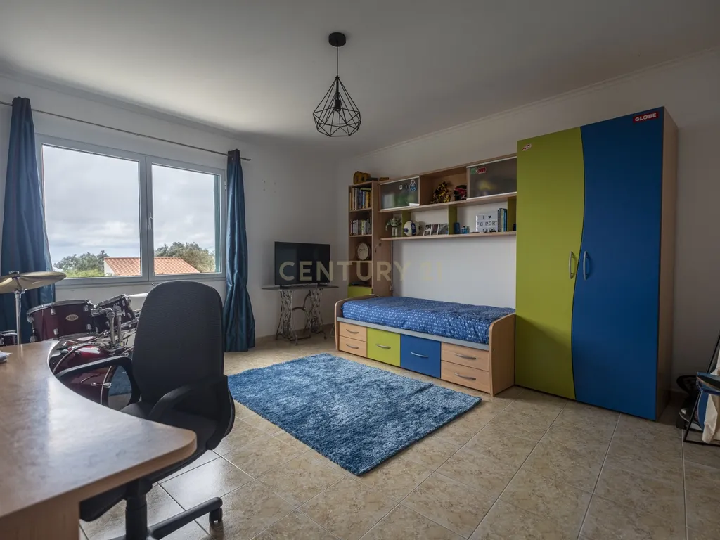 Excelente Moradia T3 com Garagem – Espaço, Luz e Acabamentos de Qualidade - Image 16