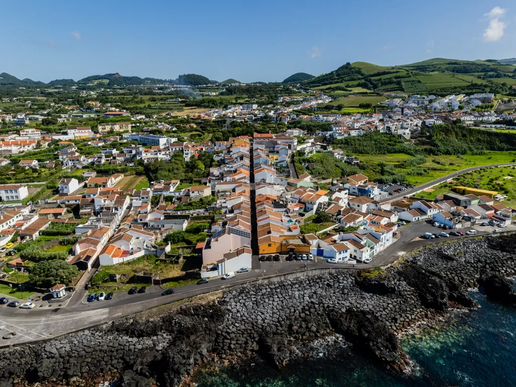 Moradia T3 com Terraço e Vista Mar em Santa Cruz, Lagoa - Image 28