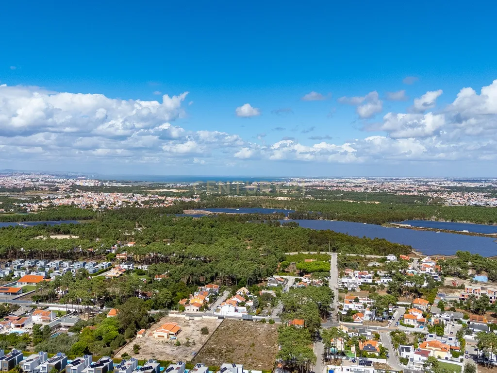 Moradia T4 na Aroeira - Image 42