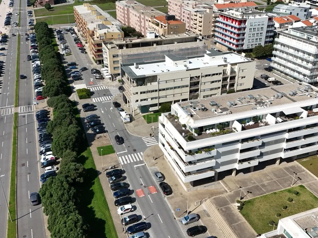 T3 NA 1ª LINHA DE MAR COM 2 LUGARES DE GARAGEM | LEÇA DA PALMEIRA - Image 17