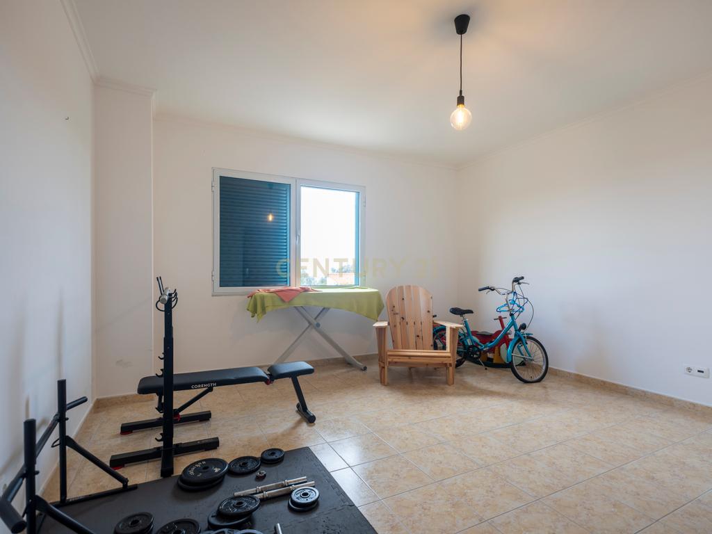 Excelente Moradia T3 com Garagem – Espaço, Luz e Acabamentos de Qualidade - Image 17