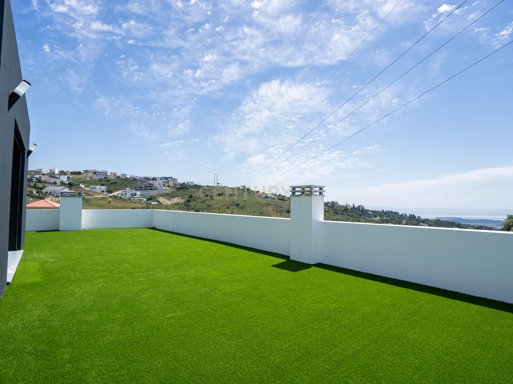🌅 Moradia Nova com Vista Tejo, Piscina e Terraço Panorâmico a Poucos Minutos de Lisboa - Image 42