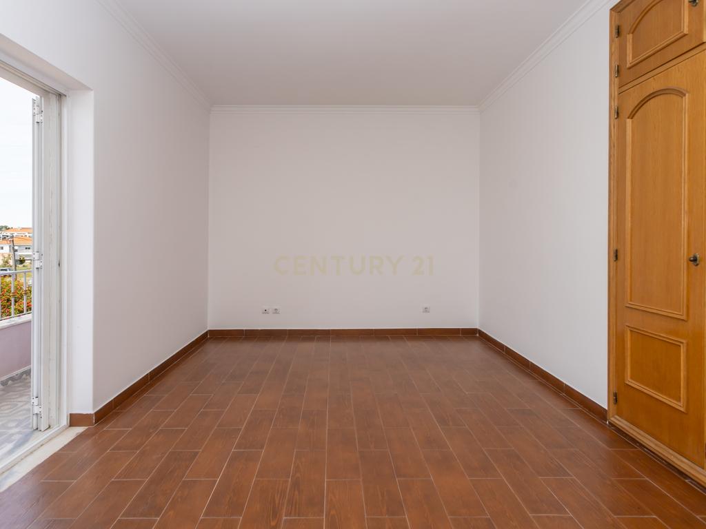 Moradia de 6 assoalhadas em lote de 500 m2 - Image 25