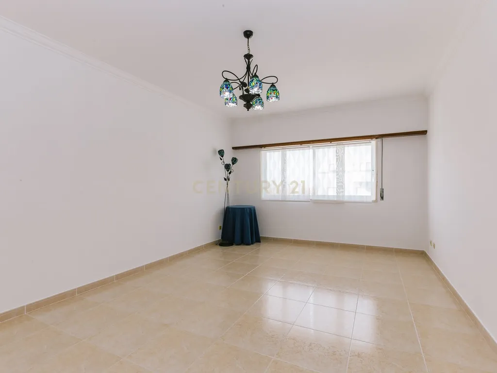 T3 para arrendamento -Situado na Avenida da Liberdade| Ramada - Image 8
