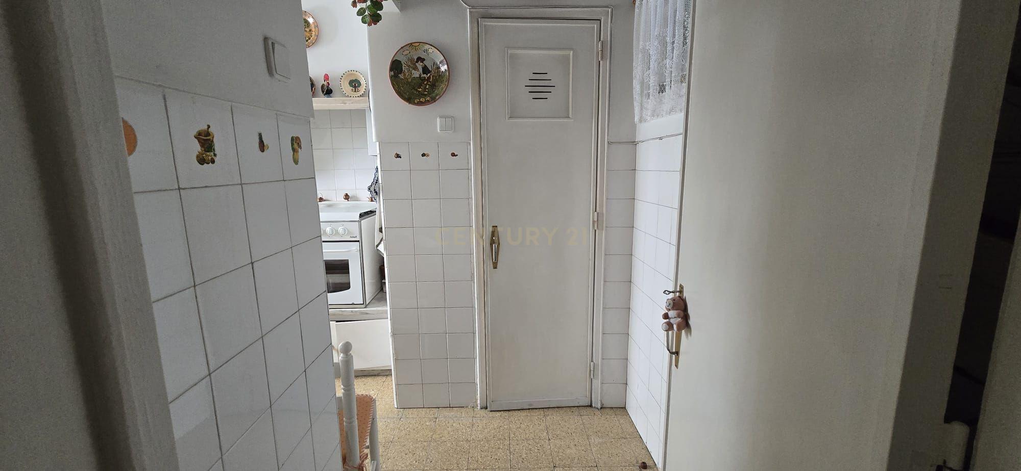 Apartamento T2 em Odivelas — Arrendado, Ideal para Investimento - Image 12