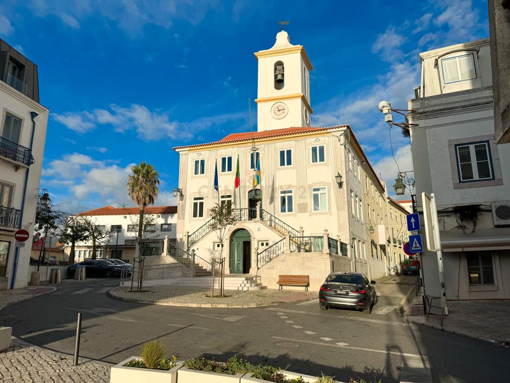 Apartamento 2 Assoalhadas com logradouro, zona histórica de Almada - Image 18
