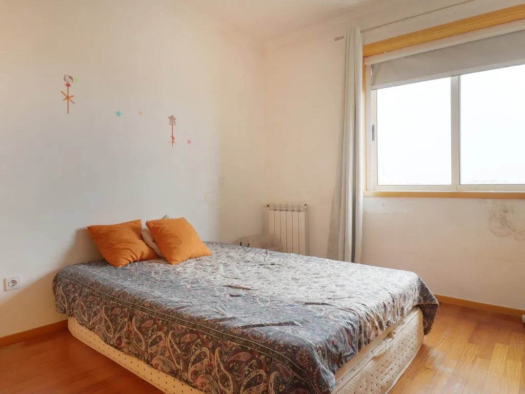 Apartamento T3 Caulinos, 2 Lugares de Garagem e Arrumos - Image 29