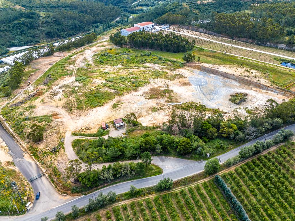 Terreno com 21985.97m2 para Construção de Armazéns Industriais 7837.30m2 - Image 17