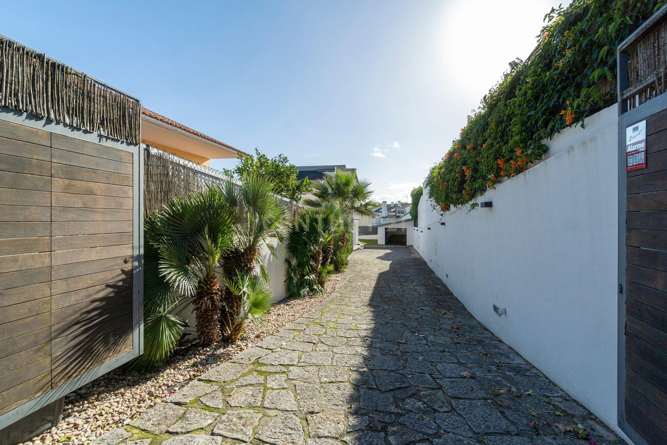 🏡 Luxo em Cada Detalhe: Moradia Exclusiva em Birre, Cascais - Image 13